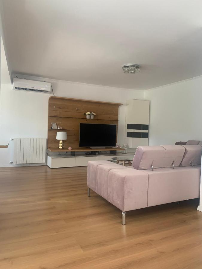 Apartmani Emilio Novalja Exteriör bild