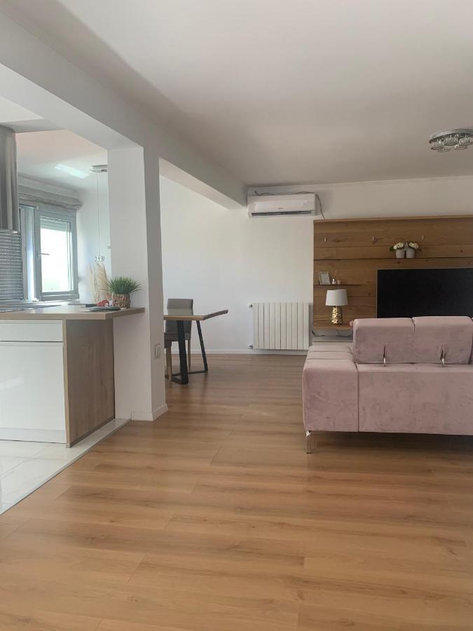 Apartmani Emilio Novalja Exteriör bild