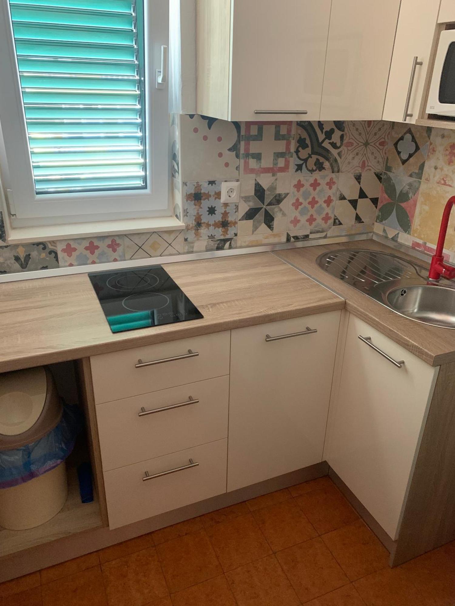Apartmani Emilio Novalja Rum bild