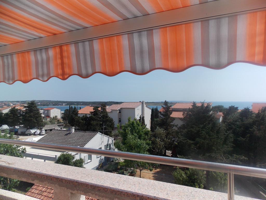 Apartmani Emilio Novalja Exteriör bild