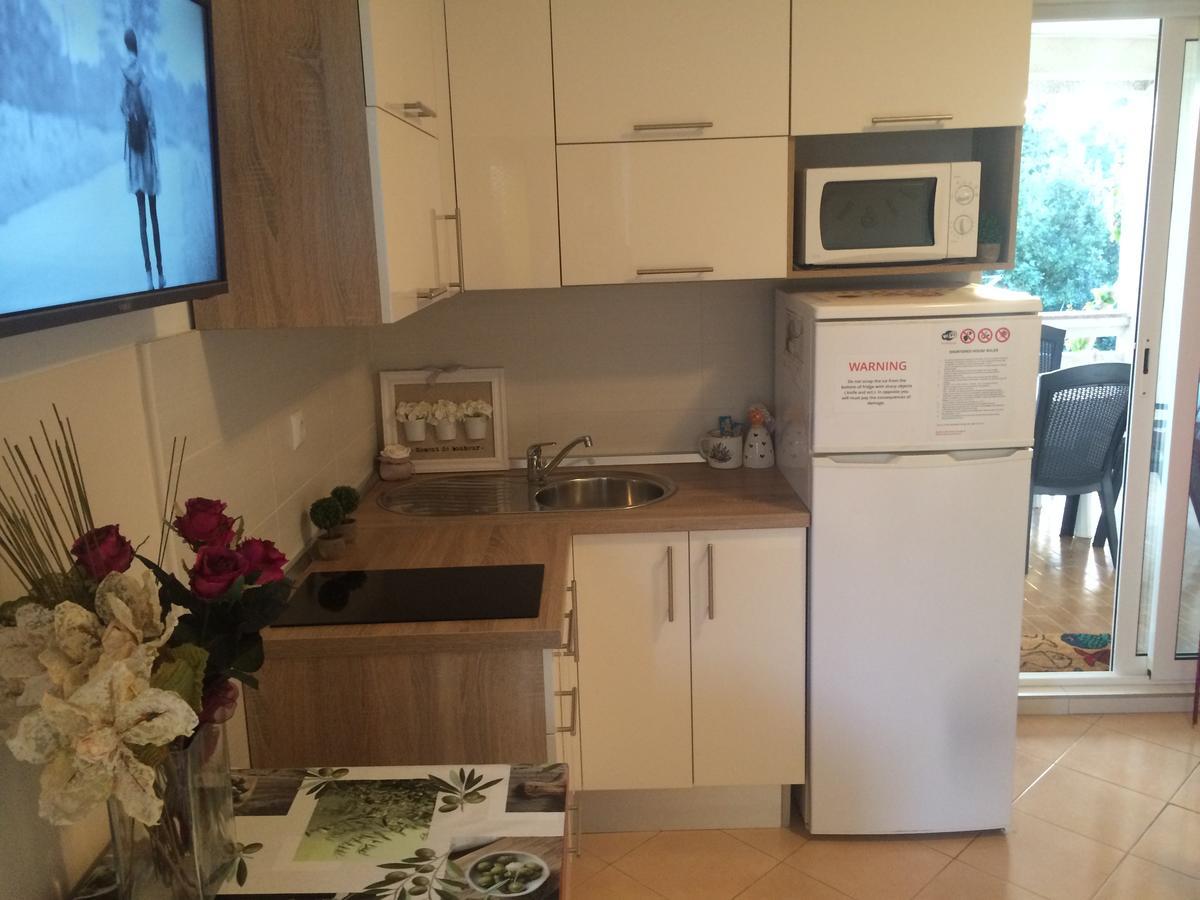 Apartmani Emilio Novalja Exteriör bild