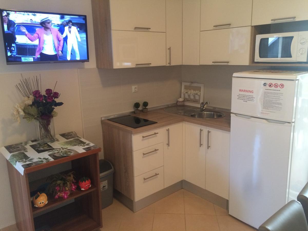 Apartmani Emilio Novalja Exteriör bild