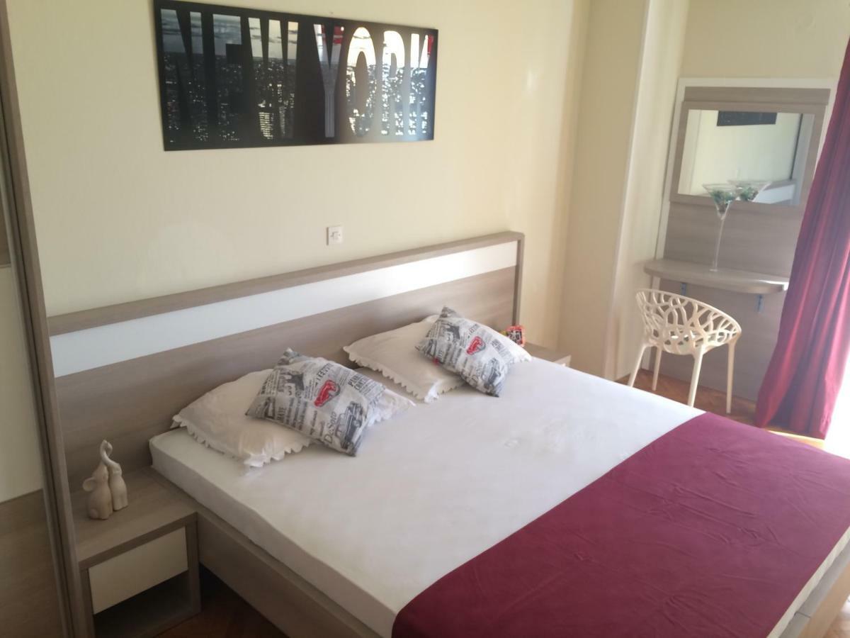 Apartmani Emilio Novalja Rum bild